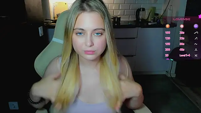 blonde_kellyy's Live XXX Chat