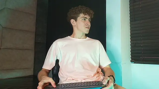 Tyler_Mcrey Chat XXX in diretta