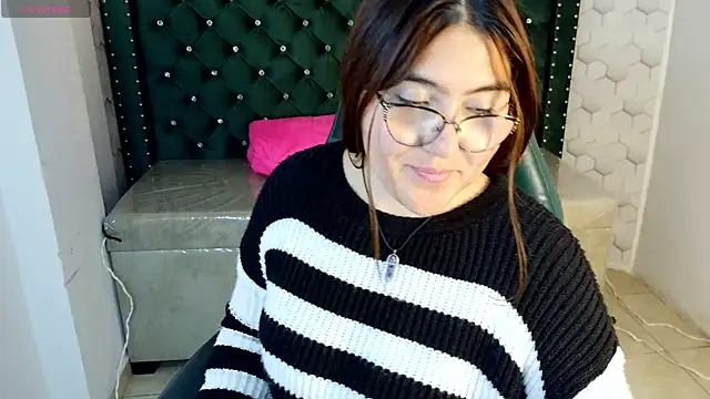 Онлайн чат XXX conniejames_m