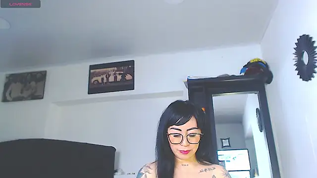 Vicky_hotmilf XXX чат на живо