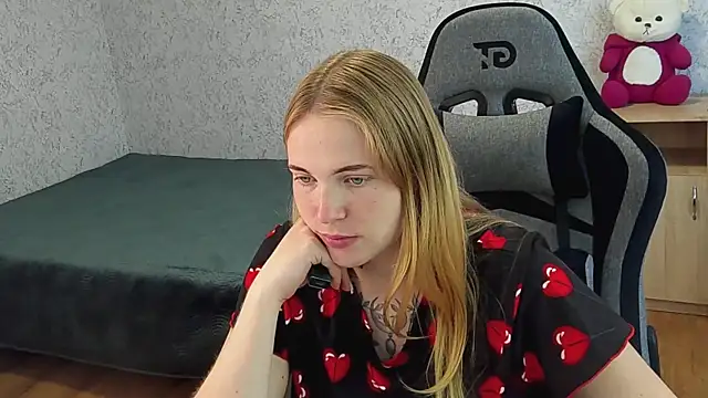 NikkyReyyy's Live XXX Chat