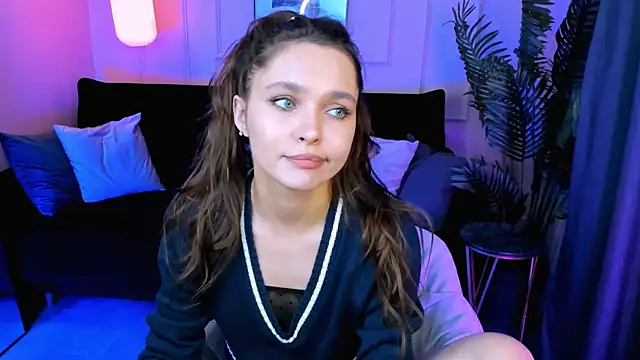 ChloeSunny XXX чат на живо