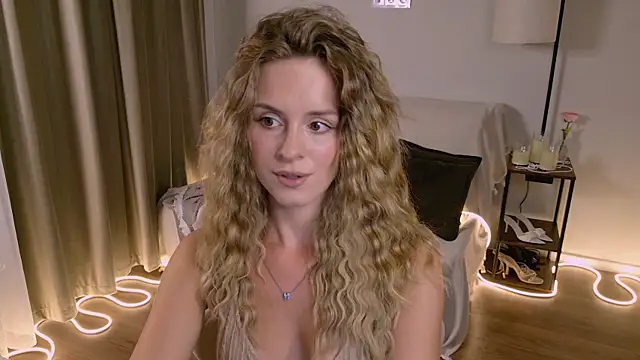 RozzitaBedberry – webcam-show