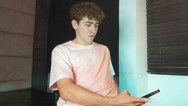 XXX chat uživo modela Tyler_Mcrey