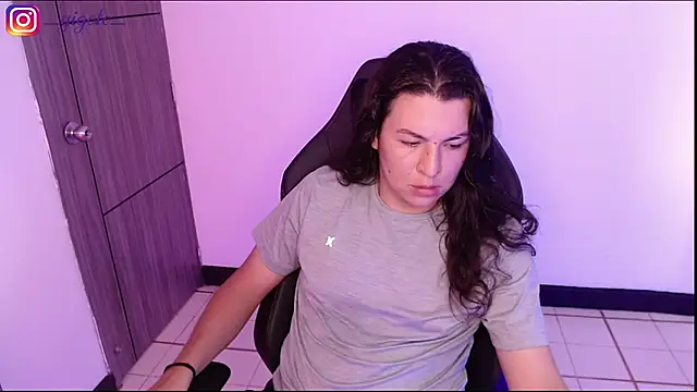 Chat XXX ao vivo de Yigolo__