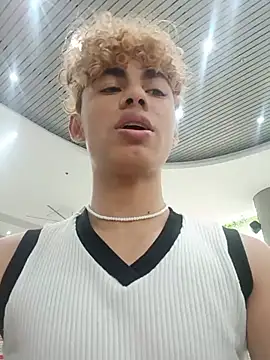 دردشة Anyelo_Twink الجنسية المباشرة
