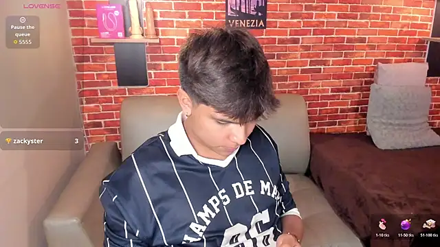 Thiago_Kozak Adlı Modelin Canlı XXX Sohbeti
