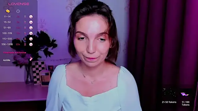 Chat XXX en directo de KindHazelHere_