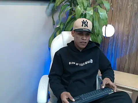Živý XXX chat Colby_driscoll