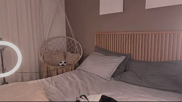 دردشة Little_Emma_11 الجنسية المباشرة