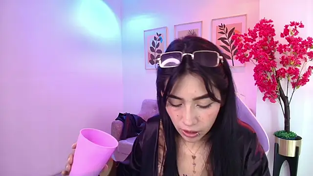 Rainy_doll's Live XXX Chat