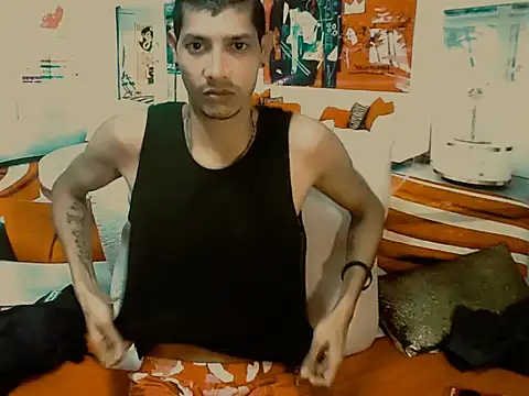 Chat XXX ao vivo de IndianSavageMale