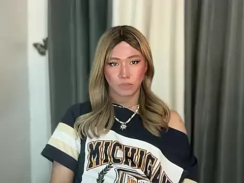 Miss_CandyX: онлайн-секс-чат