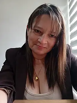 KAREN--03's Live XXX Chat