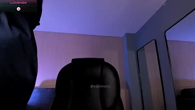 AllyJensen Chat XXX live