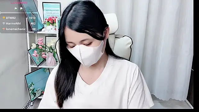 Czat XXX na żywo – Clover_Nhi