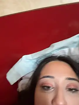 ICEDGLOSS Chat XXX live