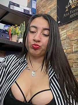_Sarah-Office1 Adlı Modelin Canlı XXX Sohbeti