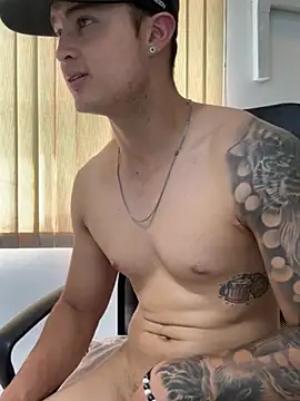 Alexander_ferre Adlı Modelin Canlı XXX Sohbeti