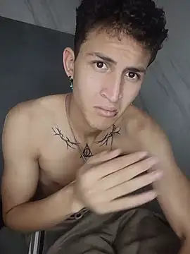 Chat +18 de Axel_Romanov ao vivo