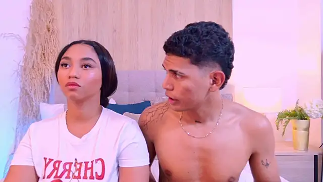 Chat XXX ao vivo de RoseAndDominic
