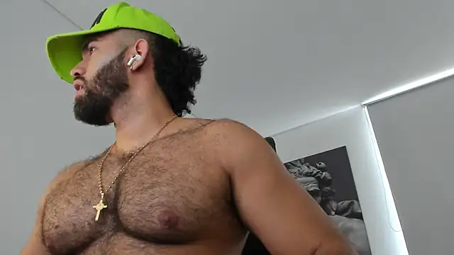 simonleon27 live XXX chat