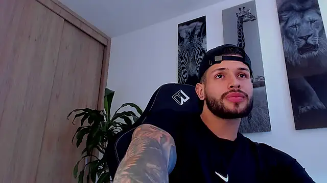 Santos_ramirez1 live XXX chat