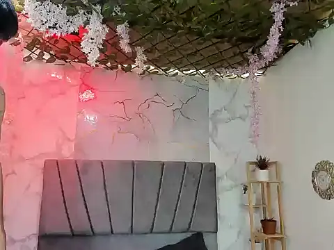 Nahomi_hot_77's Live XXX Chat