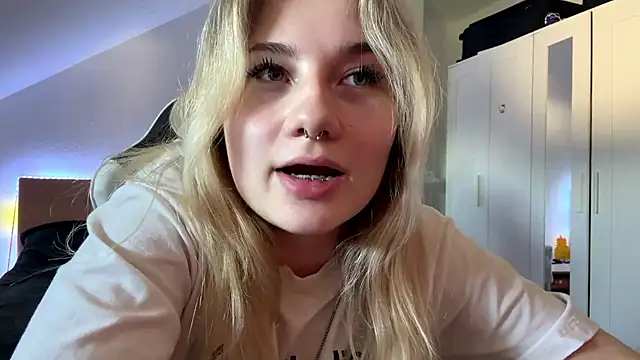 tutsiecutie's Live XXX Chat