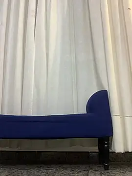 XXX chat uživo modela Chic_desire