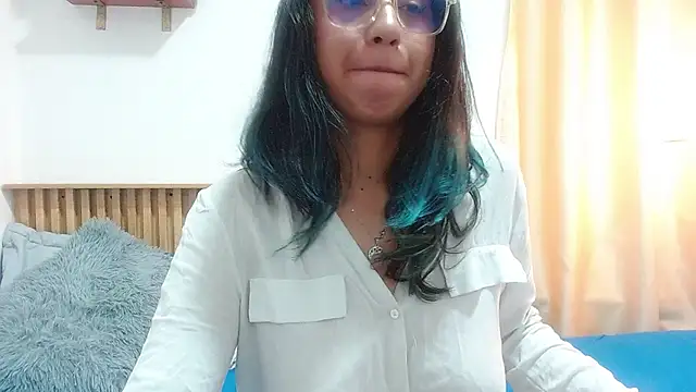 Violet_2003 élő XXX-chatje