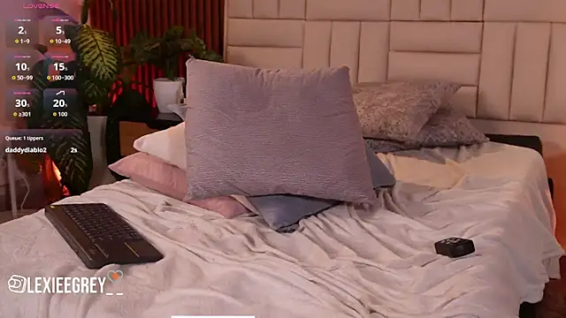 lexiee_grey_'s Live XXX Chat