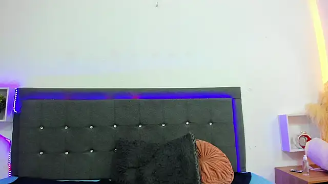 Lil_Aurora_ Chat XXX in diretta