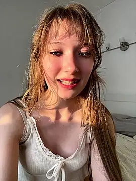 Živý XXX chat Strawberry_Senpai