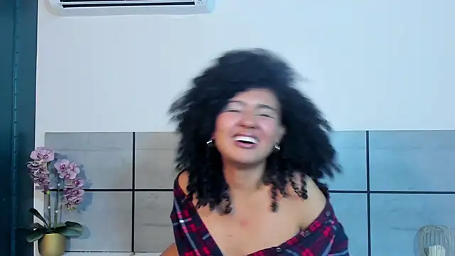 Kiraspell XXX чат на живо