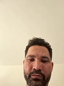 צ'אט XXX בשידור חי של guloso06