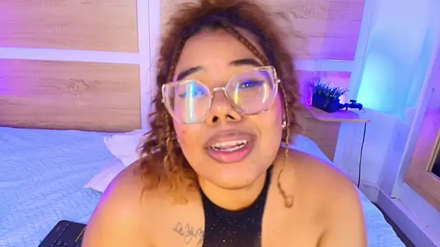 Your_big_ebony_goddness' Live XXX Chat