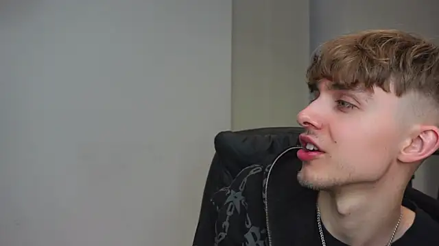 Damien_Dallas Live XXX-chat