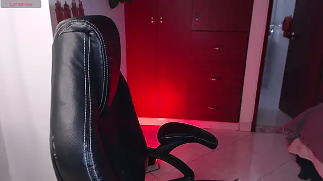 Theprojectsaraa's Live XXX Chat