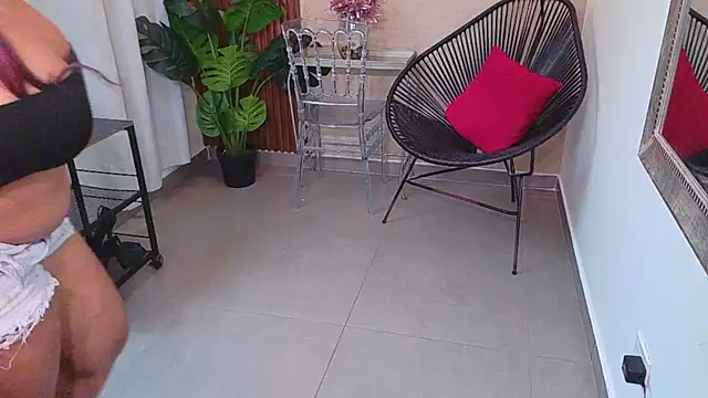 Chat +18 de Kenya--Buhle ao vivo