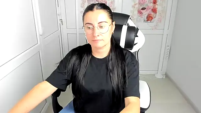 Chat XXX en directo de ChloeVibee