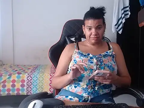Adriana_0312 – Naživo XXX chat