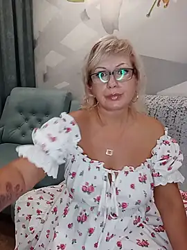 EmilyFanks – Naživo XXX chat