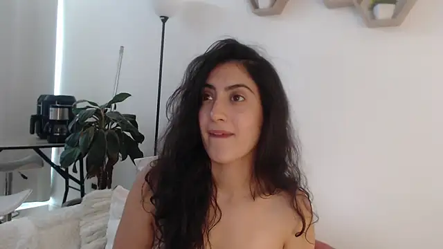 MIYESSI Live XXX-chat