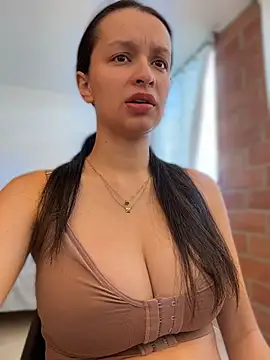 Pertunjukan Kamera Web Soy_Sara7