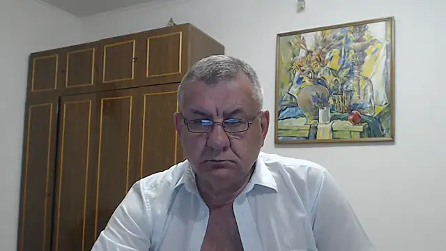machomale3 Show in webcam