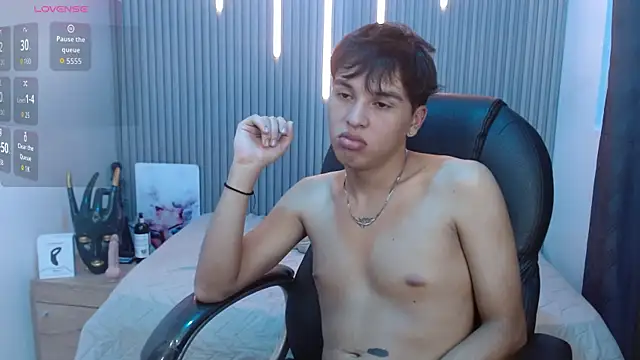 Chatroom XXX en direct de StiwenTwink