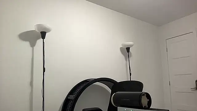 ThickDickMontreal's Live XXX Chat