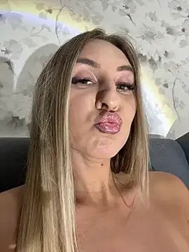 BlondyVIP Show in webcam