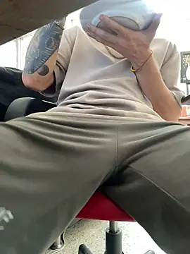Chat XXX en directo de AlphaMasterXxx